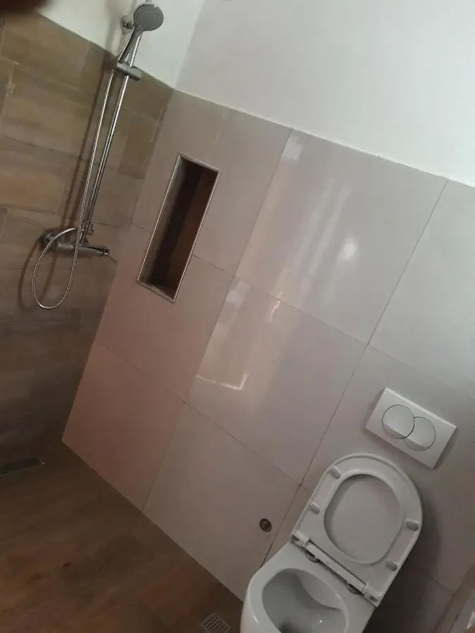 Villa Bujtinat Skenderi Gjinar 2 Сasa de vacaciones