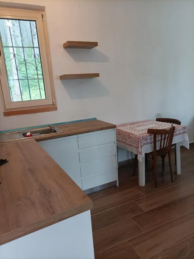 Villa Bujtinat Skenderi Gjinar 2 Сasa de vacaciones